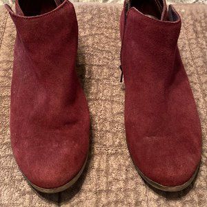 Bass burgandy suede booties size 7.5